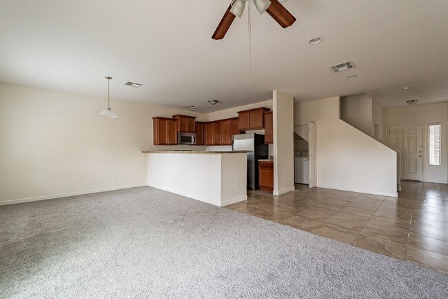Photo - Large 3 bedroom 3 bathroom townhomes Unit 18