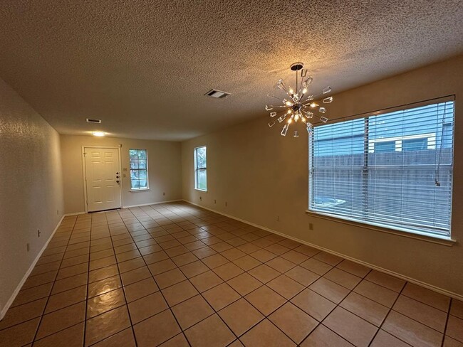 6106 La Naranja Ln