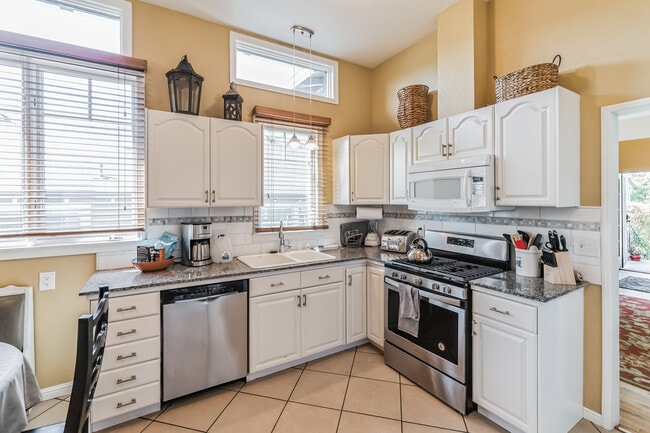 Photo - 1227 Sherman St