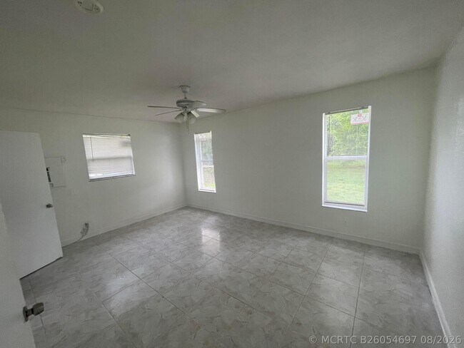 Building Photo - 2819 Polk St Unit B