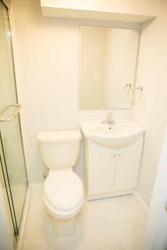 Building Photo - 14 Castille Ave Unit 2