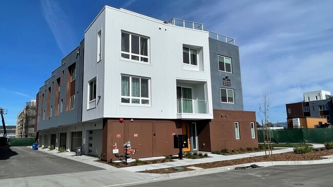 Building Photo - 2163 Stanford St Rental
