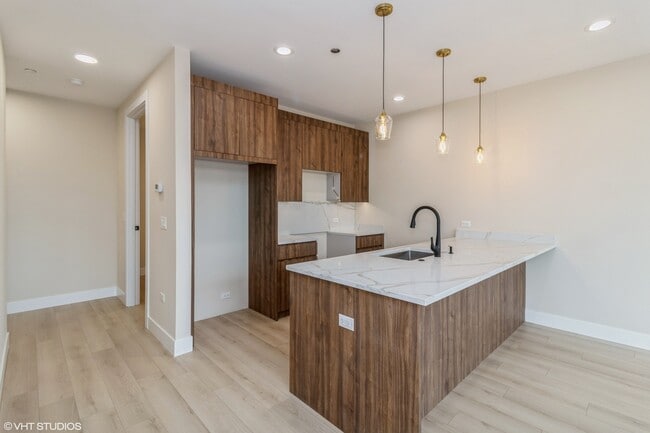 Photo - 3045 W Irving Park Rd Unidad 406