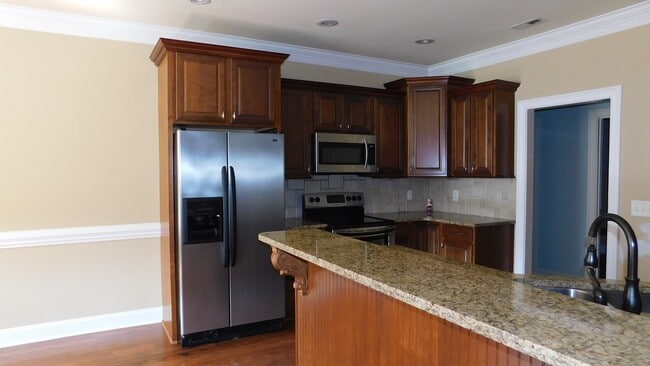 Photo - 4016 Lake Russell Dr