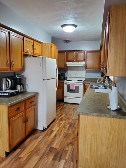 Photo - 728 N 2853rd Rd
