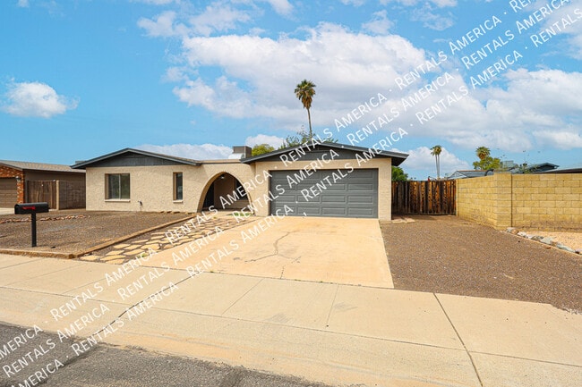 Photo - 10642 N 47th Dr