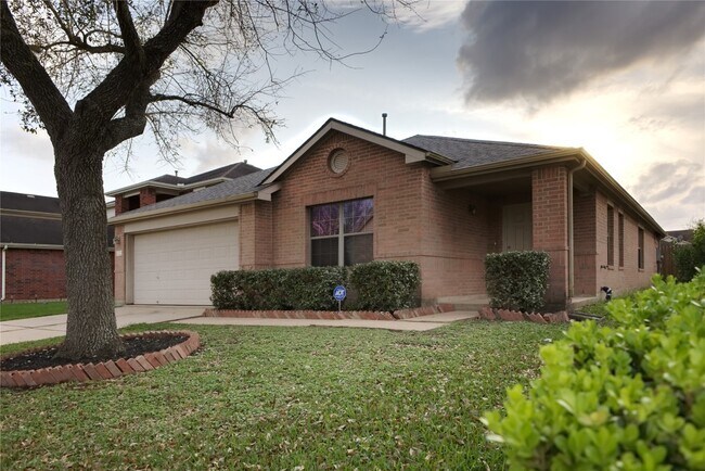 Photo - 1122 Americana Dr