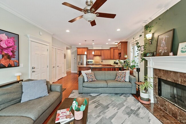 Photo - 4853 N Winthrop Ave