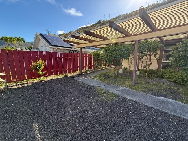 Photo - 949 Wainiha St