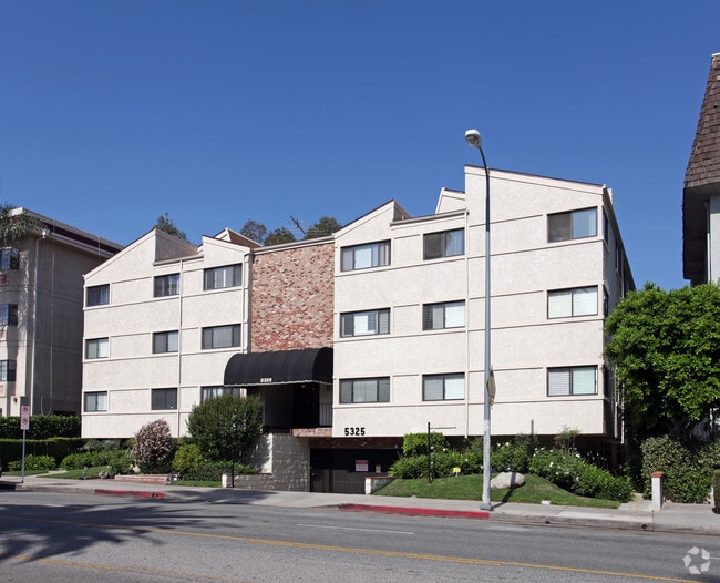 Photo - 5325 Lindley Ave