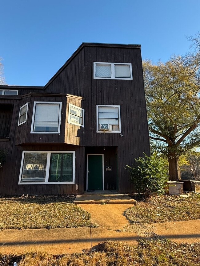 Building Photo - Furnished 3-Bedroom Condo in Prime Decatur Location!