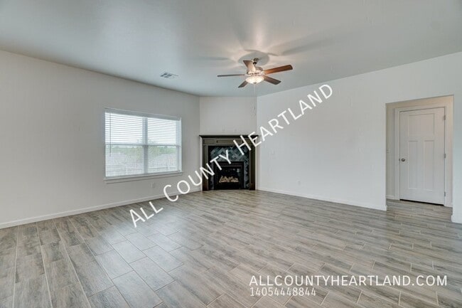Photo - 528 NW 175th St