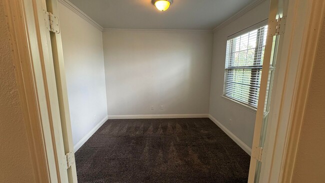 Photo - 610 Alderwood Ct