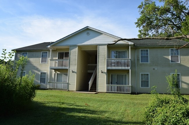 Chesapeake Apartments - Chesapeake Apartments