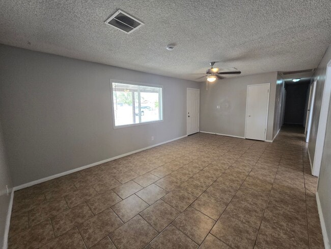 3904 Nixson Dr