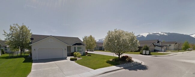 Building Photo - Beautiful 3 bed, 2 bath in the desirable Stonegate Neighborhood