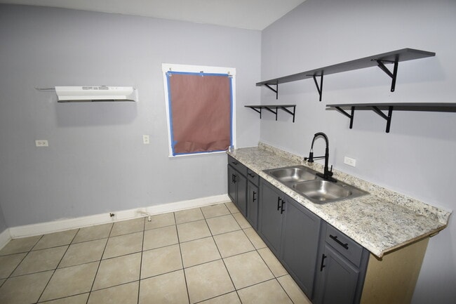 Photo - 5742 S Artesian Ave