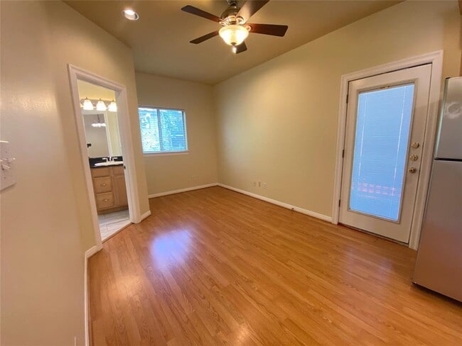 Photo - 5502 Evans Ave