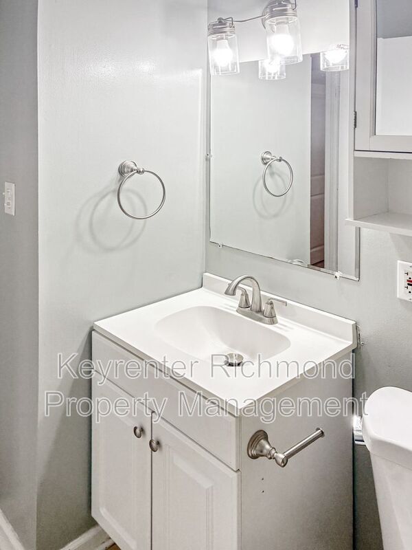 Photo - 1019 Halsey Ln