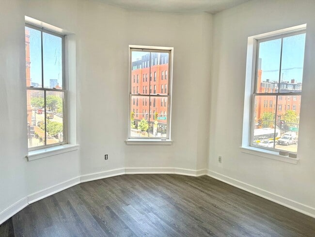 Building Photo - 417 Massachusetts Ave Unit 2F Rental
