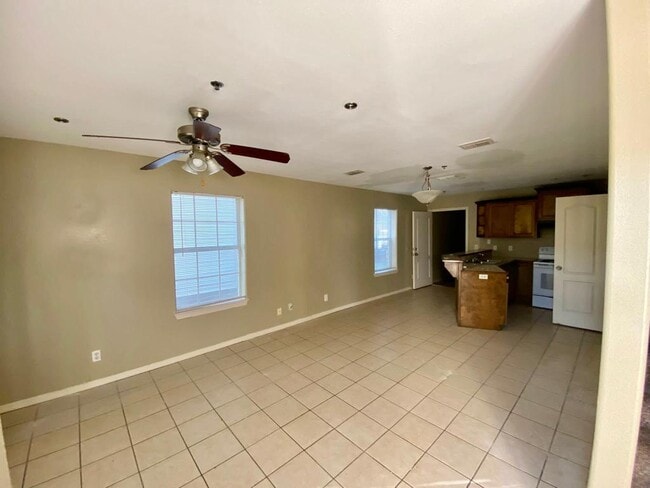 Photo - 1013 E Westway Ave