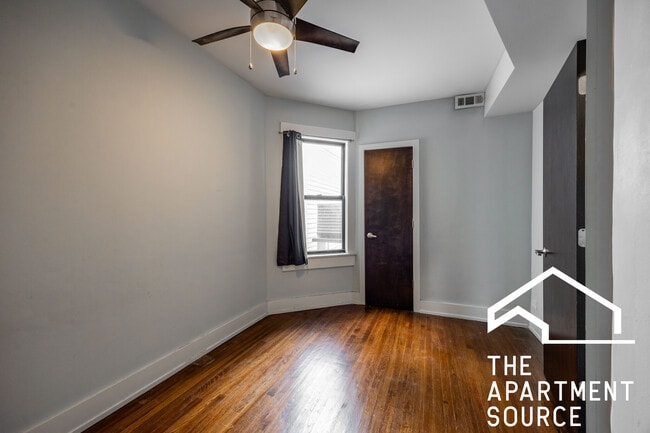 Photo - 3716 W Belmont Ave Unidad 2