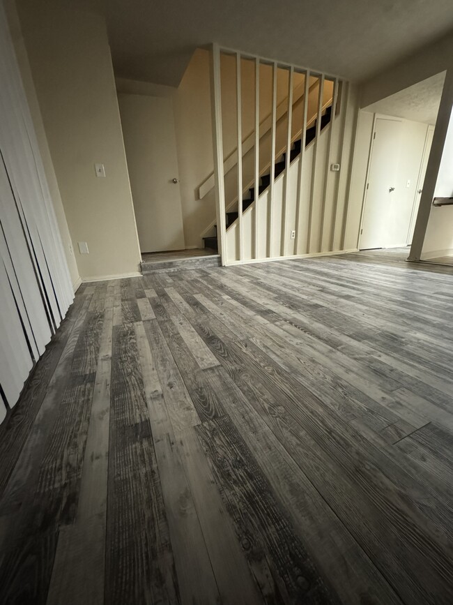 Photo - 45 King Arthur Ct