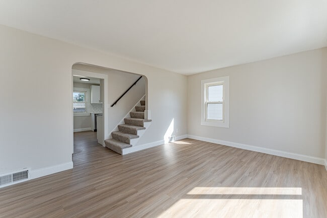 Photo - 6006 Ridgewood Ave