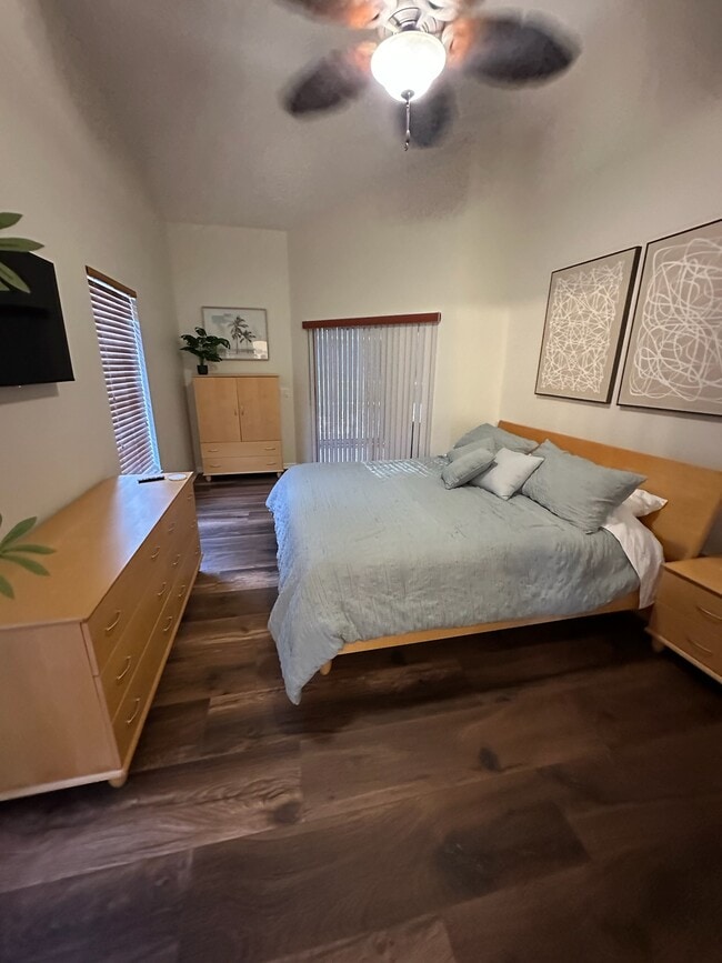 Photo - 8960 Huntington Pointe Dr