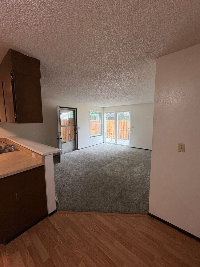Photo - 202-220 C st SW