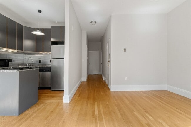 Photo - 182 W Brookline St Unit 3