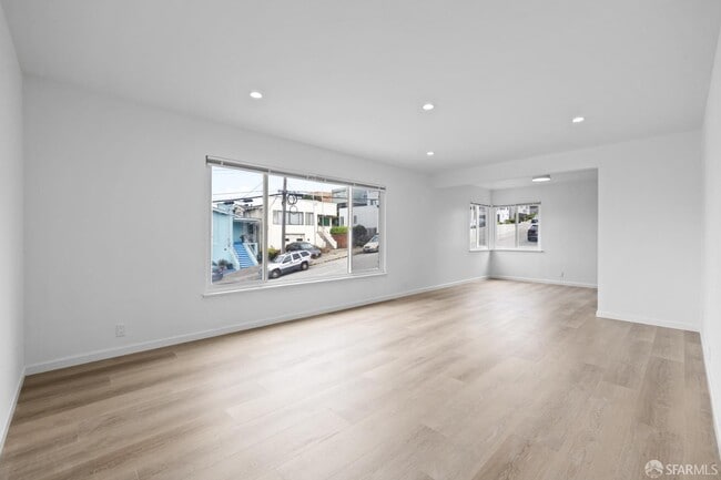 Building Photo - 1700 19th Ave Rental