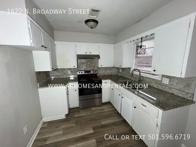 Photo - 1622 N Broadway St