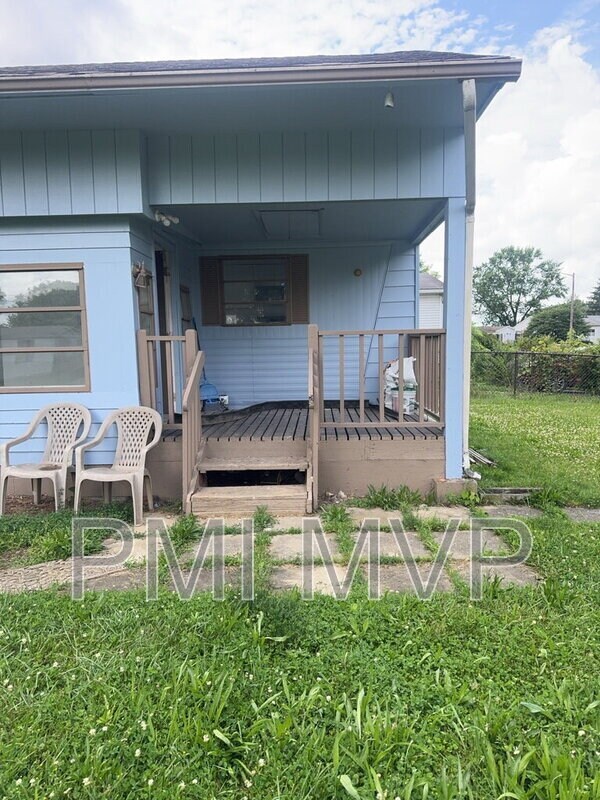 Photo - 2229 Maureen Blvd N House