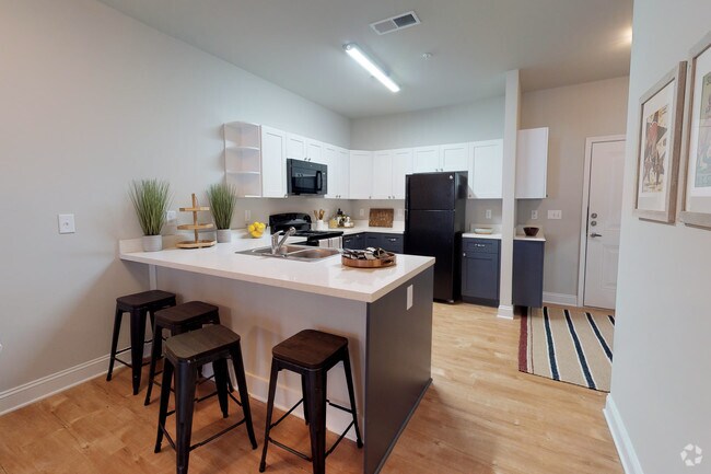 1BR, 1BA - 778 SF