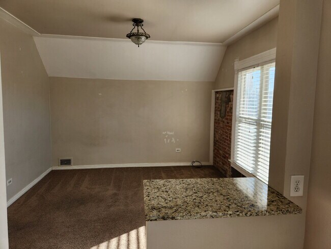 Photo - Newly Renovated Studio Apt. in Classic Victorian Home in Baker District Unidad #3