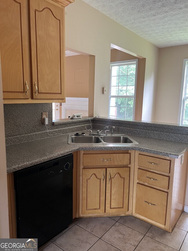 Photo - 2705 Old Covington Rd NE