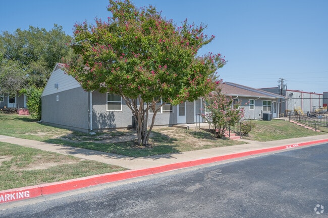 Photo - Shady Oaks Manor