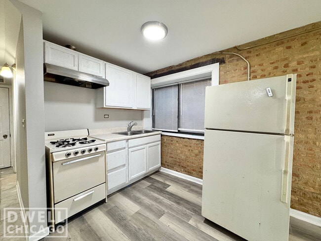 Photo - 2644 W Cermak Rd Unidad 1