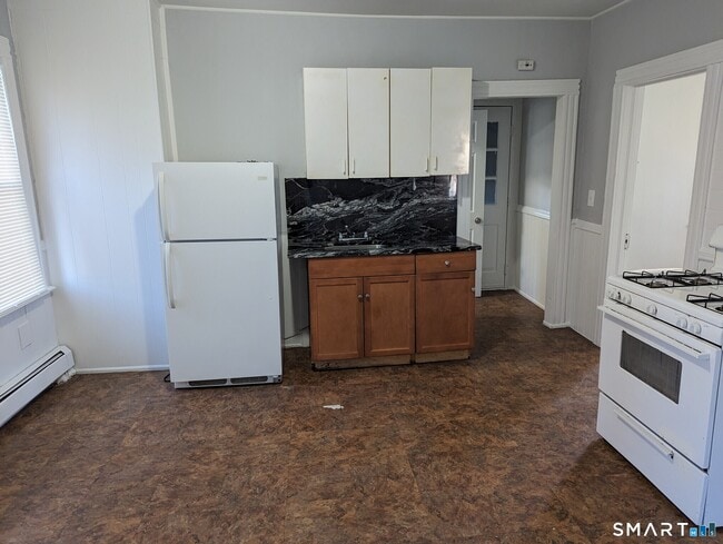 Photo - 105 Rhodes St