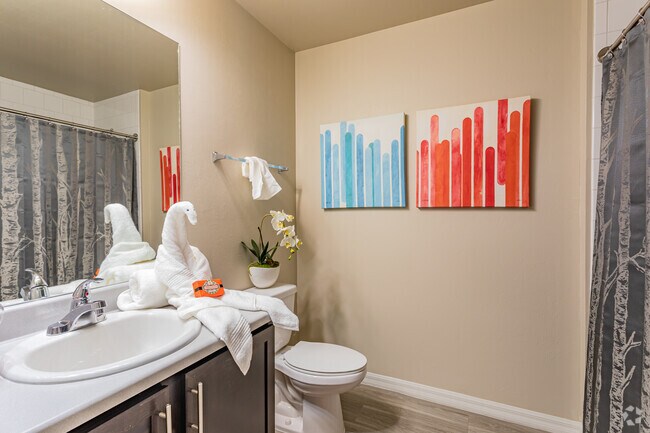 2BD. 2BA - 1031 SF