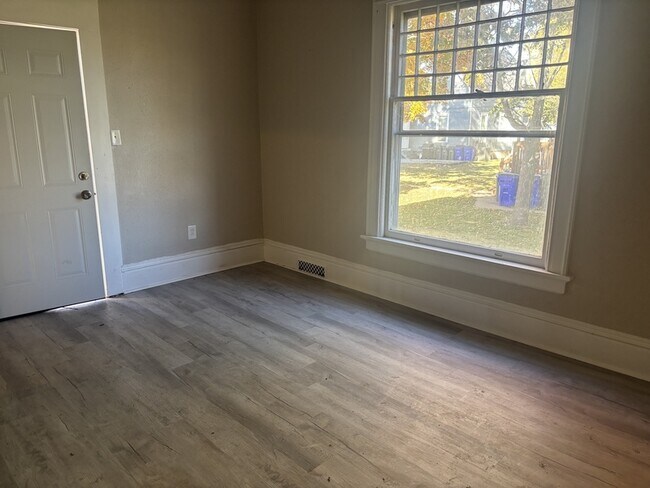 Photo - 1534 3rd Ave SE