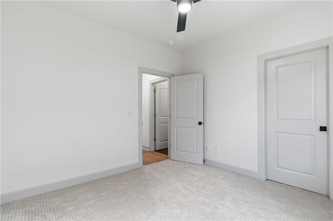 Photo - 1071 Whistler St