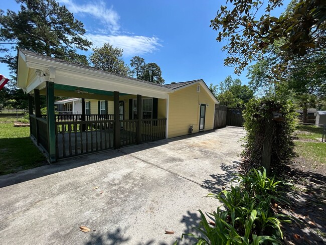 Photo - Charming 2 Bedroom/2.5 Bathroom home in Sandfly