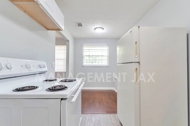 Photo - 2128 W 15th St