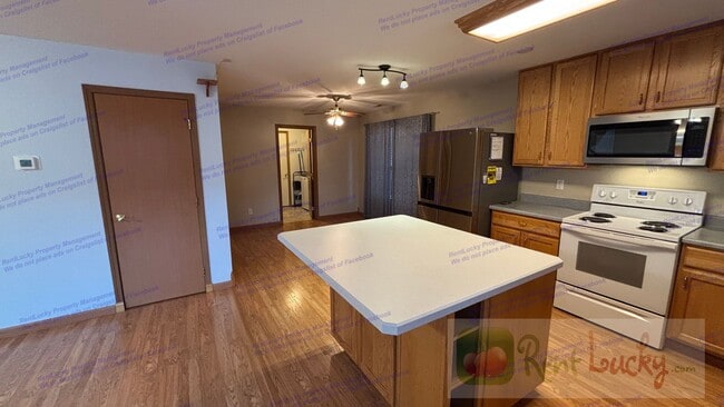 Photo - Well Maintained, 3 Bed/2.5 Bath with Office!, Pride of Ownership Home In Silver Creek