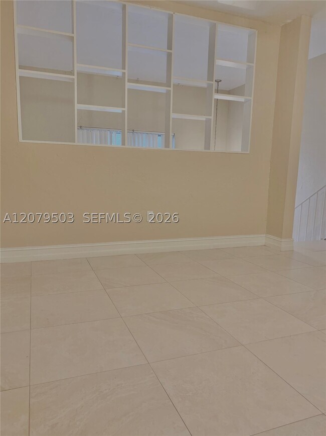 Building Photo - 10901 N Kendall Dr Unit 207