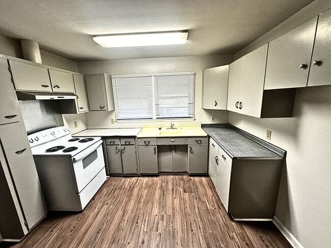 Photo - 125 Rosewood Dr