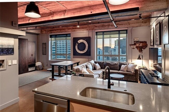 Building Photo - 710 Colorado St Unit 10G