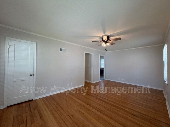 Photo - 3757 A St